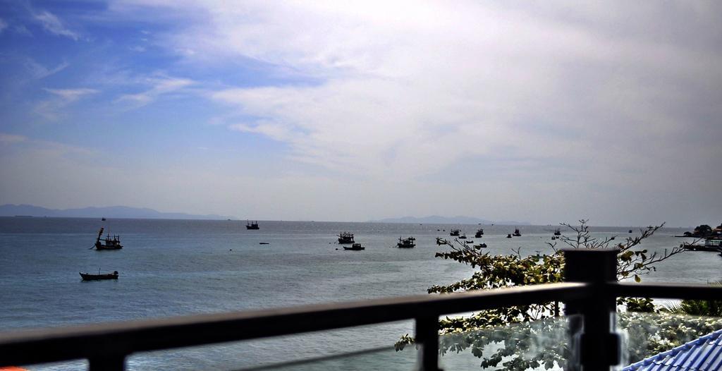 Chill Days @ Koh Larn Hotell Exteriör bild