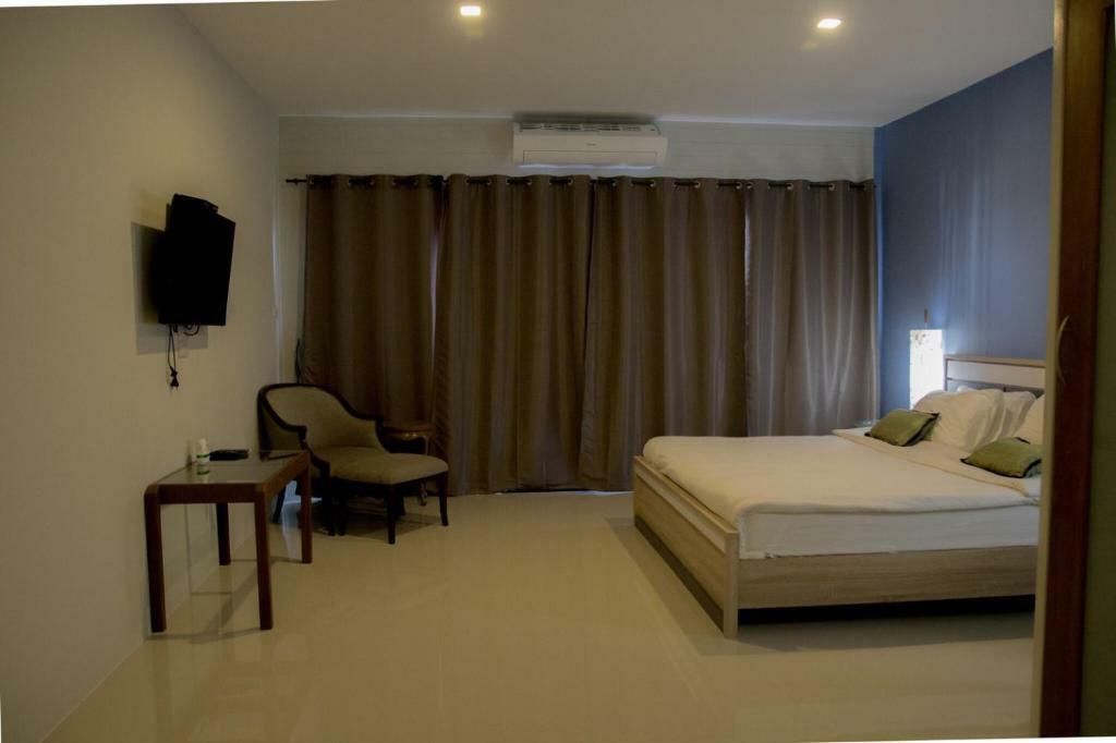 Chill Days @ Koh Larn Hotell Exteriör bild